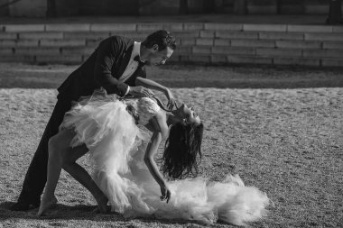 seksi çift güneşli dans düğün açık