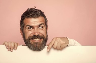 Adam uzun sakal ve bıyık