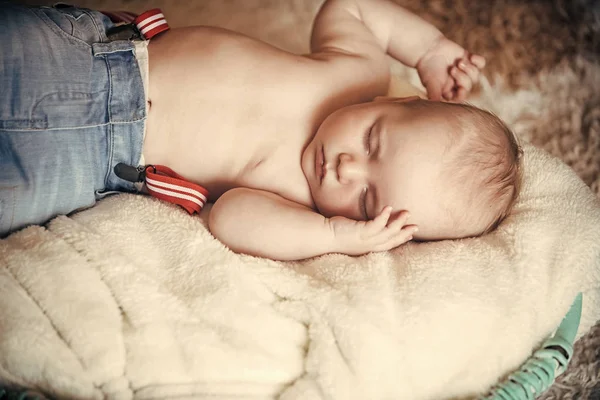 Bambino addormentato. Comfort, relax, tranquillità — Foto Stock
