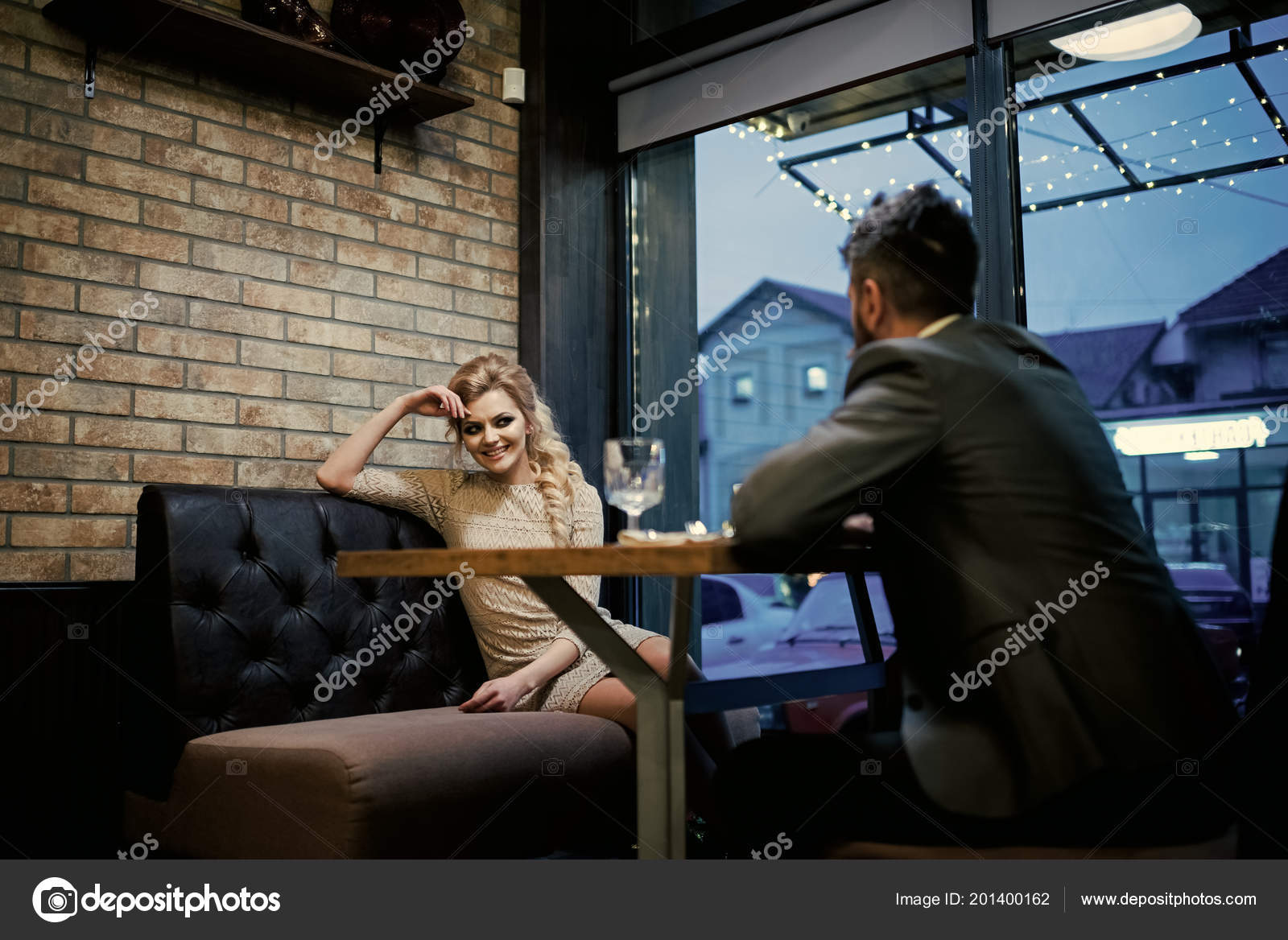 Dating σε απευθείας σύνδεση αίθουσες συνομιλίας