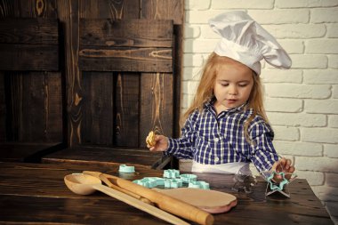 Çocuk aşçı. Oynama ve öğrenme