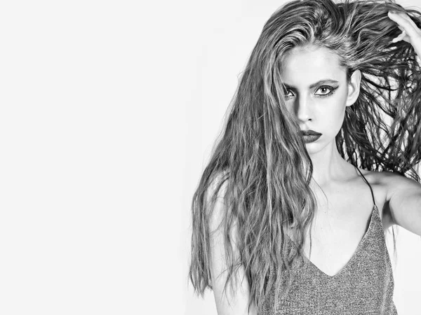 Beyaz kadın moda model poz. Model makyaj