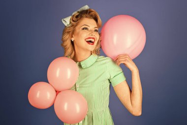 Retro modeli. PIN balonları, Kadın Doğum günü.