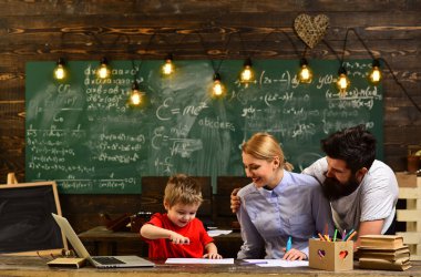 Öğrenciler, okul öncesi çocuk için özel ders vererek Olgun öğretmen öğretmen iyi öğretmenler seek nişanlı, akademik başarı doğuştan yetenek zor iş hakkında daha fazla olduğunu