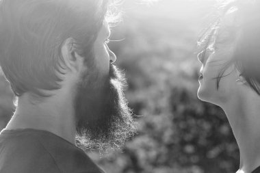 ilişki seviyorum. Şehvetli kaç güneş ışığı içinde