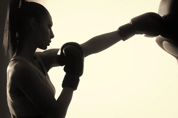 Womens boksen. Vrouwelijke bokser — Stockfoto