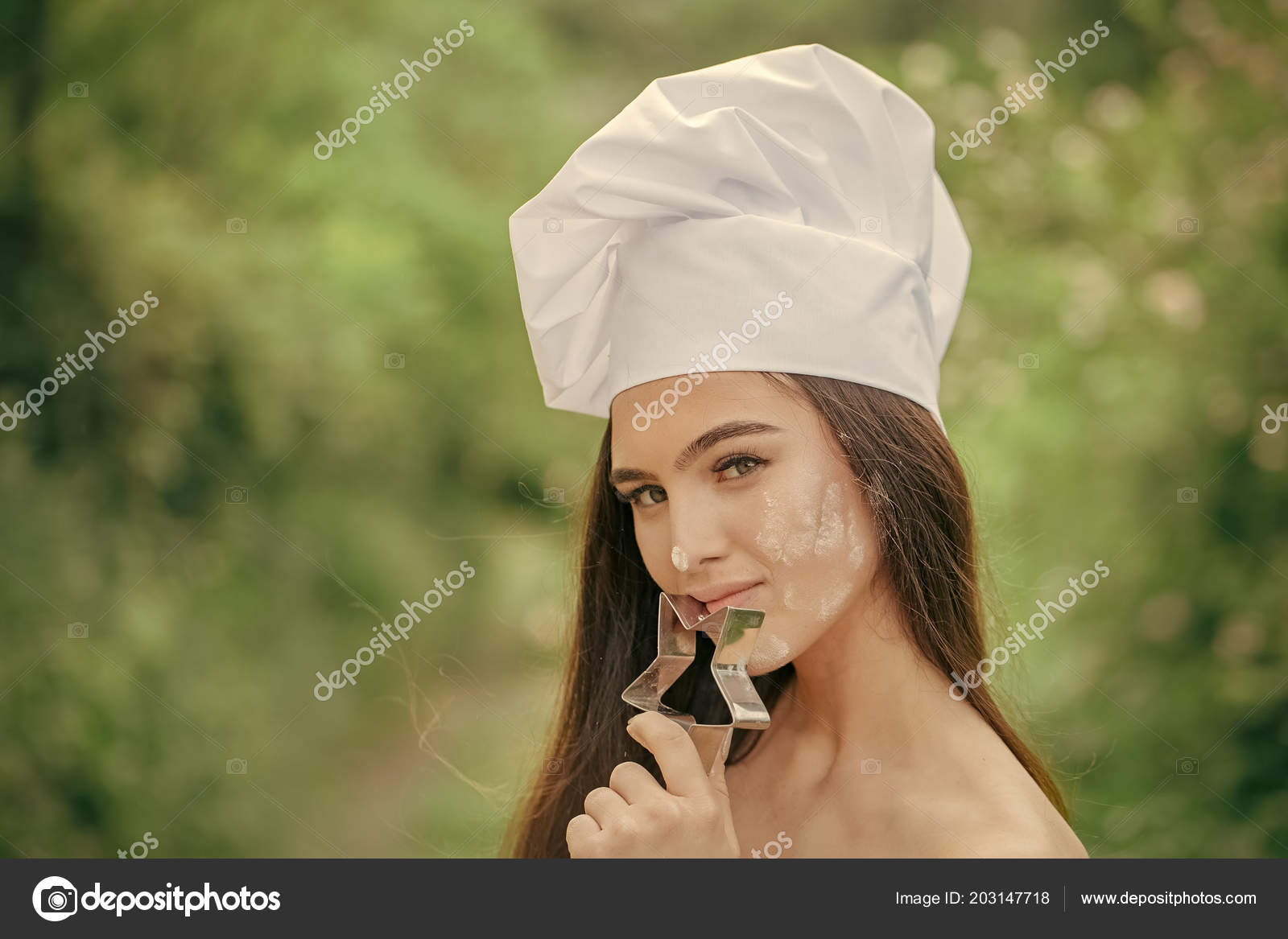 Naked woman chef — img 11