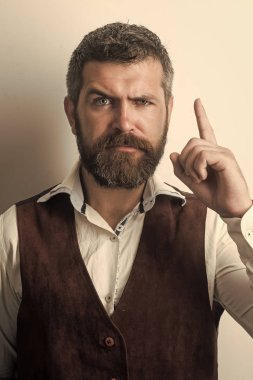 Servisi. Hipster gömlek ve yelek.