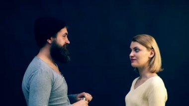 Onun kocası içki alkol görmek hayal kırıklığına bir kadındır. Toplumda alkol problemini kavramı.