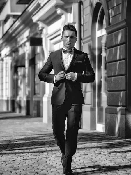 gizli ajan. Takım elbise ooutdoor adam