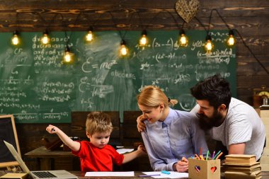 Öğrenciler kampüste Eğitim bilgi kavramı, öğrenciler sadece ona bağlı olabilir, öğretmenler sadece konu seviyorum ama sevinç öğrencilerle paylaşmak aşk öğretmen bilmenize,