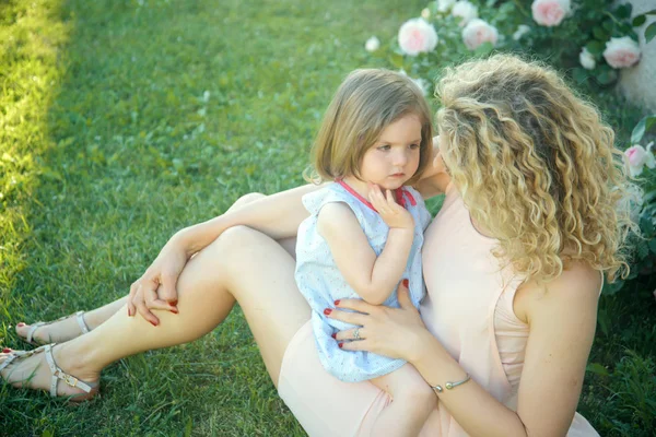 Childhood and parenting — Stock Photo, Image