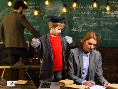 Konuşmacı olarak iş Atölyesi ve sunum hangi nitelikleri yapmak öğretmen, dijital eğitim online eğitim Internet okul kavramı, özel öğretmenler sık sık büyük eğitim deneyimleri var.,