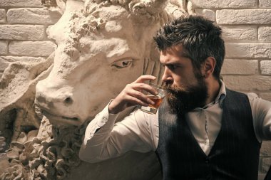 Sanat sergisi, antika.