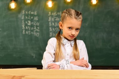 gelecekteki eğitim. gelecekteki eğitim modern Okulu'nda. gelecekteki eğitim güzel kız için. gelecekteki eğitim ve yeni teknoloji.