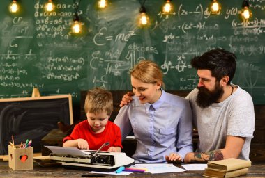 İyi öğretmenler arama yapan öğrenciler, öğretmen inanmak gerekir şeyler eylem, çalışkan temel ve öğretmen ders konuşma portre yoluyla değiştirilebilir, öğretmen öğrencilerin saygı duyar,