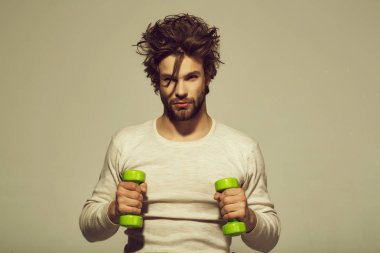 Spor, adam sabah egzersiz, barbell ile saç uncombed