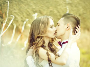 Düğün çift öpüşme