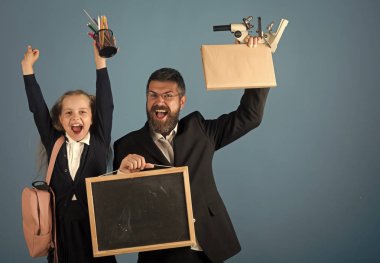 Mikroskop, yönetim kurulu, kitap ve Kırtasiye çocuk ve eğitmen tutun