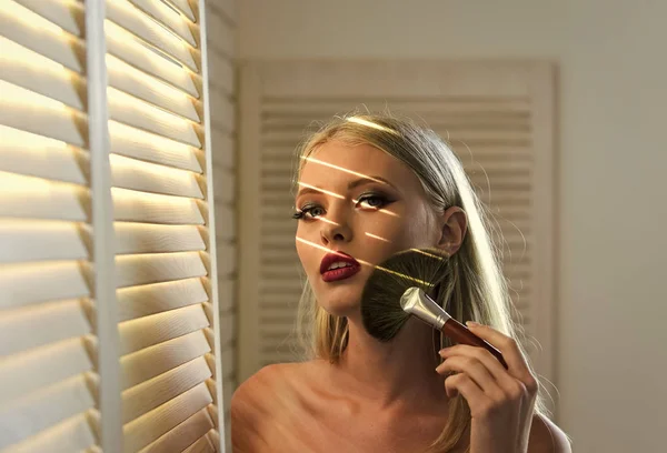 Make-up op vlekkeloze huid van vrouw, schoonheid — Stockfoto