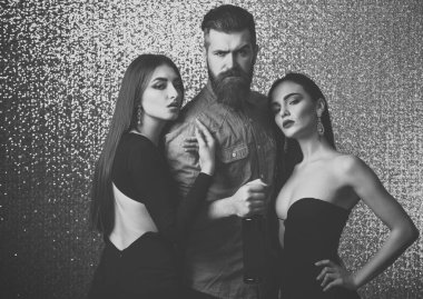 Aşk üçgeni, ilişki, yaşam biçimi