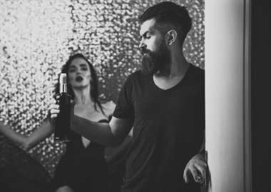 İki sevgi, aşk, ilişkiler, romantizm içinde