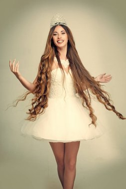 Saç bakım ve balo kraliçesi.