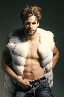 Adam ya da maço kürk yelek kas gövde ile