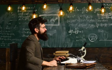 Arzu yardım-meli var olmak içinde doğa ile öğretmen, öğretmen vardır onun sevgisi learningteacher ilham öğrenciler eğitim, onun tutkusu bazı öğrenciler en iyi dinleyerek öğrenmek kendi,