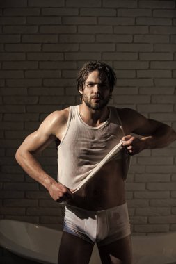 Spa ve rahatlama, seksi adam.