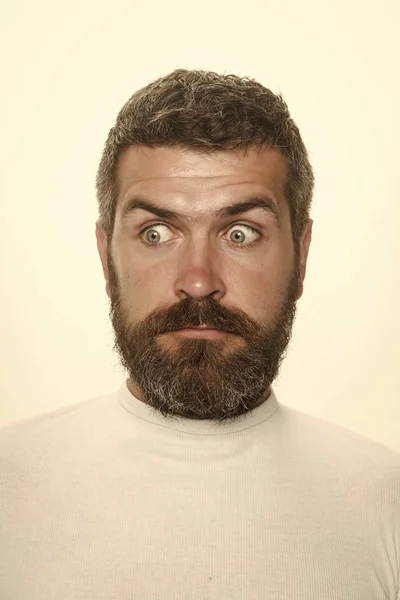 Guy ou homem barbudo isolado no fundo branco . — Fotografia de Stock