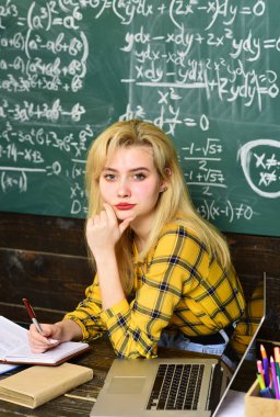 ollaboration öğretmen ile öğrenci başarısı için faydalıdır. Öğretim özel sınıflar öğretmen için en iyi seçeneklerden birini Şu anda.