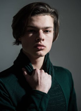 Öğrenci öğrenme stili uygun yöntemi eğitimi için görünüyor. Çevrimiçi öğretmen her zaman bağımsız olarak seçebilirsiniz. Öğretmen sınıfta eğitim yönü ile özenli yetişkin öğrenci grubu.