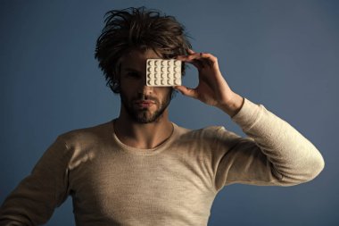 Soğuk, grip ve baş ağrısı tedavi, hipnotik tablet.