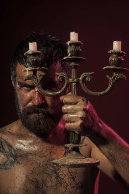 Hipster şamdan mumlar ile mor zemin üzerine basılı tutun