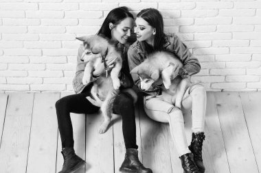 denim husky ile kız