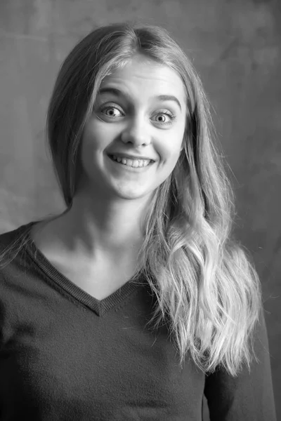 Surprised cool happy smiling girl with blond hair — Stock Photo, Image