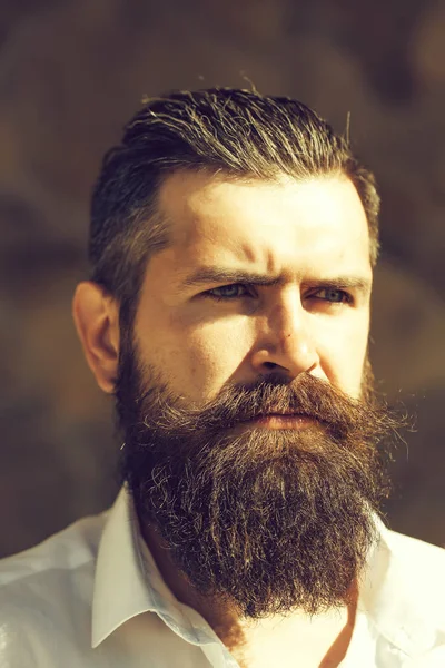 Відкритий бородатого мужчини — стокове фото