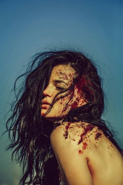 Cadılar Bayramı zombi kız