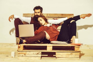 Genç çift birlikte vakit