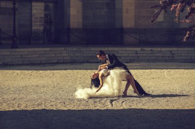 seksi çift güneşli dans düğün açık