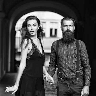 Genç şık bir çift.