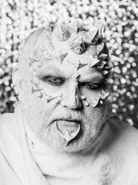 Beyaz gözlü Sihirbazı