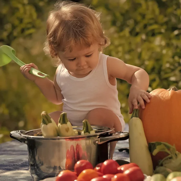 Şirin çocuk piknik