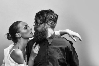 Genç şık seksi çift Studio