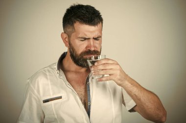 Hipster temiz sağlıklı su, serinletici içecek.