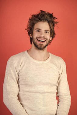 Uykusuzluk, enerji, uncombed saç ile tek.