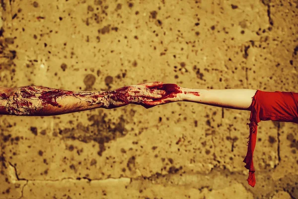 Dos manos zombi sangrientas — Foto de Stock