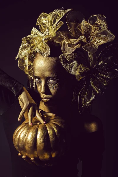Arany nő halloween tök — Stock Fotó