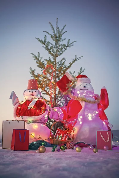 Noel veya Noel dekorasyon oyuncak sepeti. — Stok fotoğraf